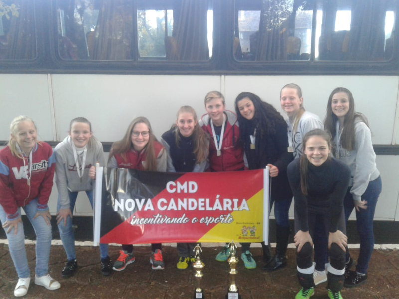 FUTSAL FEMININO DE NOVA CANDELÁRIA VENCE TORNEIO REGIONAL DE SÃO MARTINHO